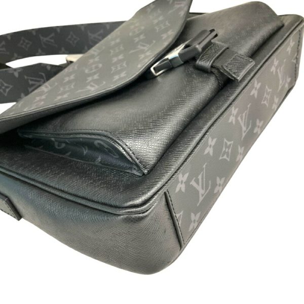 2300039816657 5 LOUIS VUITTON Flap Messenger Black Taigarama Shoulder Bag