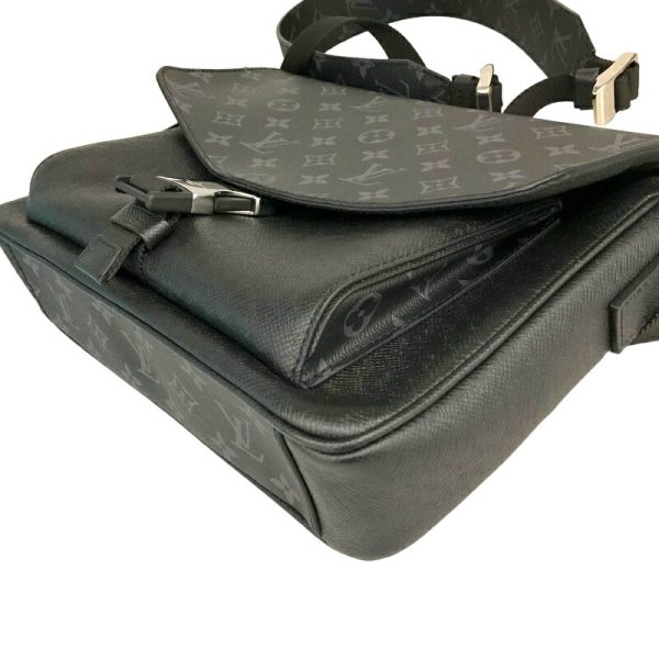 2300039816657 6 LOUIS VUITTON Flap Messenger Black Taigarama Shoulder Bag