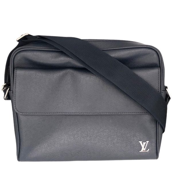 2300039999268 1 LOUIS VUITTON AleMessenger M30261 Taiga Shoulder Bag