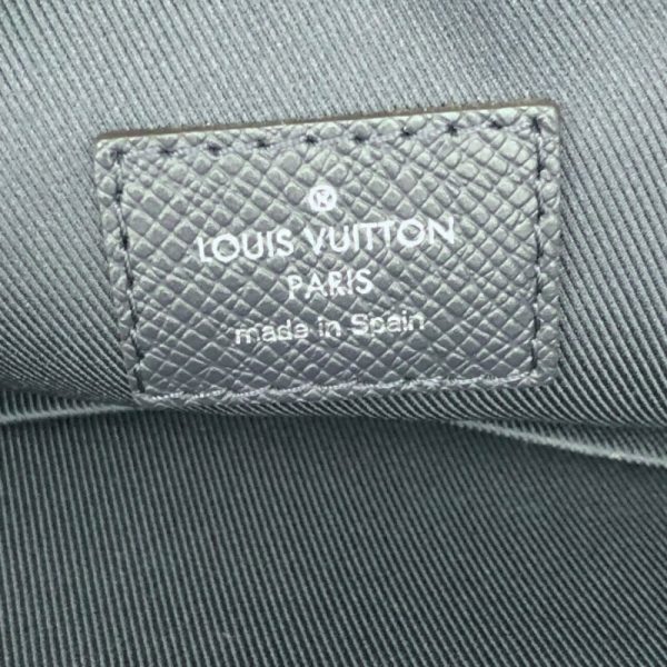 2300039999268 10 LOUIS VUITTON AleMessenger M30261 Taiga Shoulder Bag