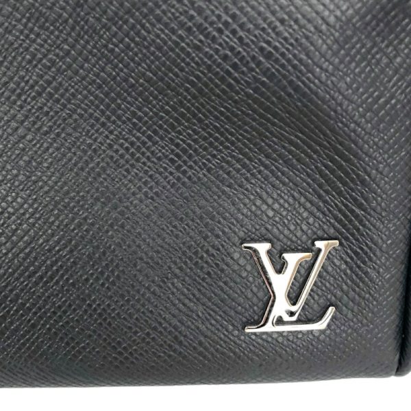 2300039999268 12 LOUIS VUITTON AleMessenger M30261 Taiga Shoulder Bag