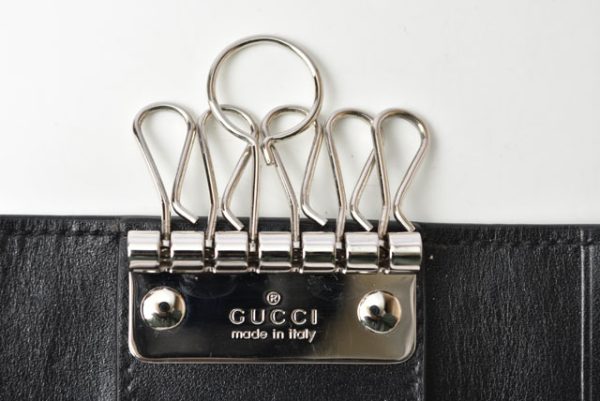 230306 g 3 Gucci Key Case GG Black