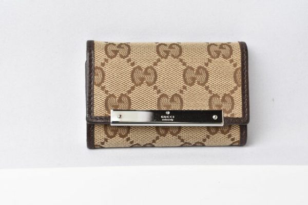 230307 g 2 Gucci GG Key Case Brown