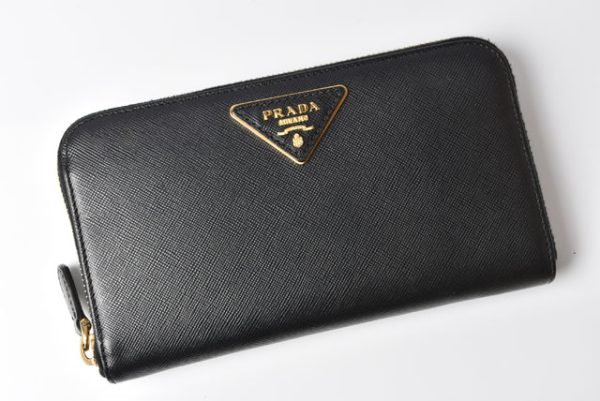 230419 p 2 Prada Long Wallet Saffiano Black