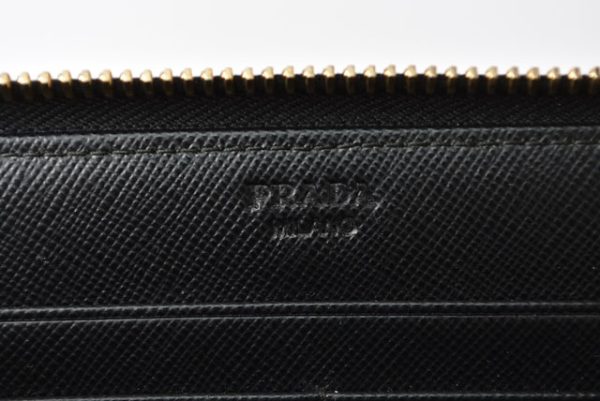 230419 p 8 Prada Long Wallet Saffiano Black