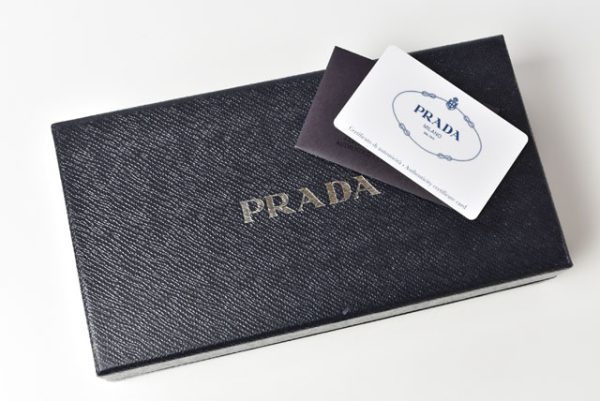 230419 p 9 Prada Long Wallet Saffiano Black