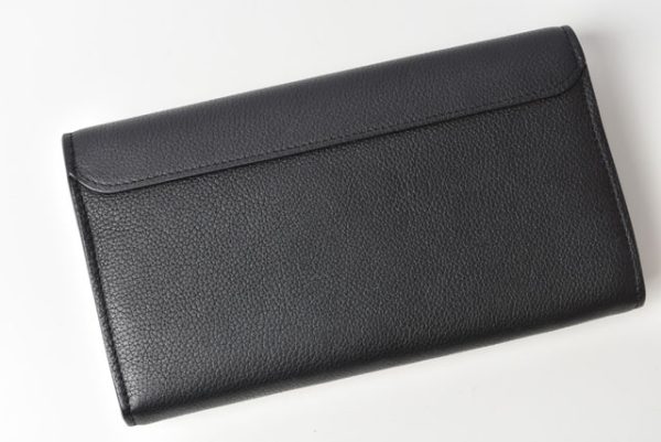 230447 lv 2 Louis Vuitton Lock Me Wallet Noir