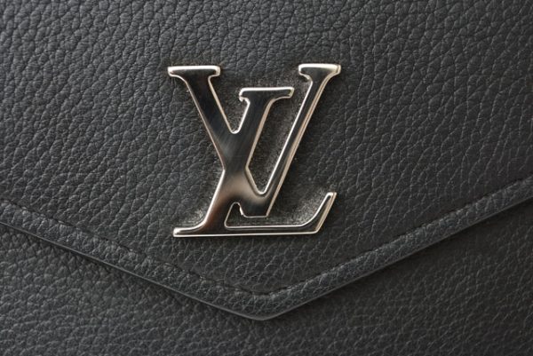 230447 lv 3 Louis Vuitton Lock Me Wallet Noir