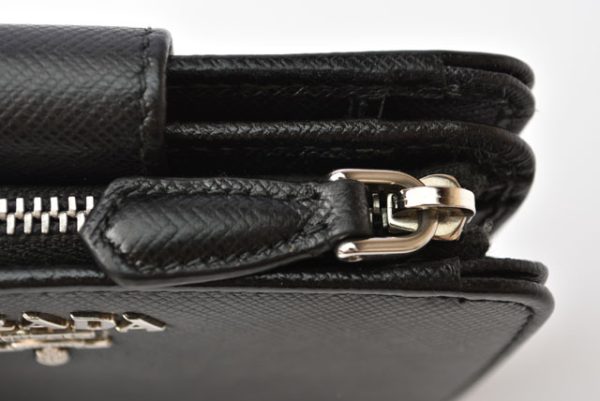 230624 p 6 Prada Wallet Saffiano Black