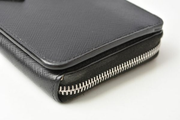 230628 p 11 Prada iPhone Case Multi Wallet Black