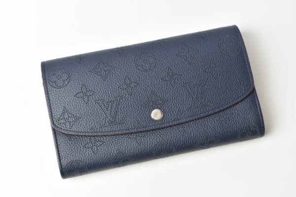 230730 lv 2 Louis Vuitton Iris Wallet Long Monogram Mahina Noir