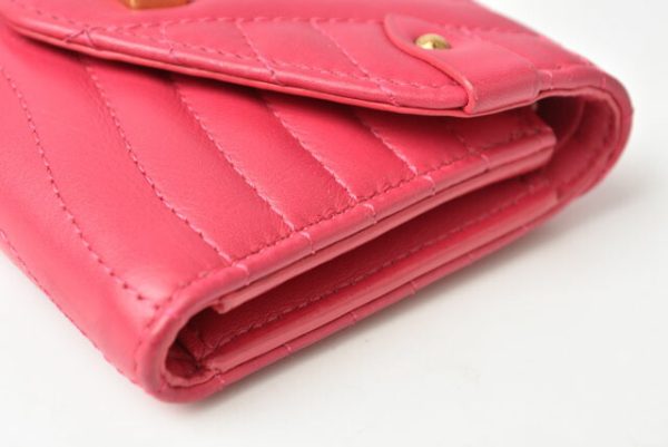 230921 lv 12 Louis Vuitton Wave Tri fWallet Freesia