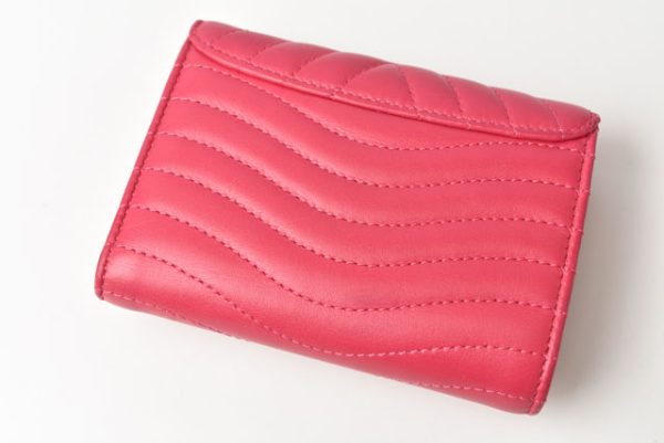 230921 lv 4 Louis Vuitton Wave Tri fWallet Freesia