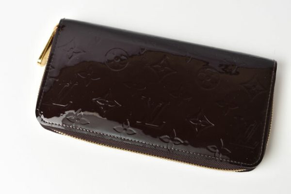 230940 lv 3 Louis Vuitton Vernis Amarant Zippy Wallet