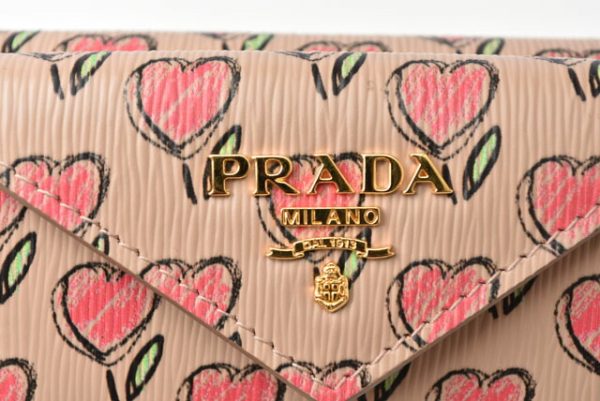 231005 p 4 Prada Wallet Vitello Move Pink Beige