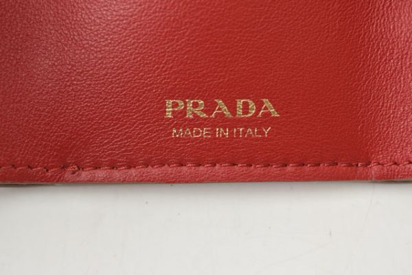 231005 p 6 Prada Mini Wallet TrifVitello Move Love Pink Beige