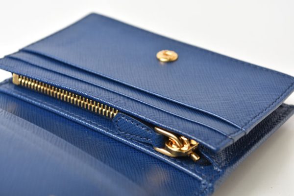 231016 p 6 Prada Folding Wallet Saffiano Bluette Blue