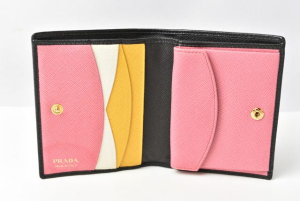 231102 p 6 Prada Mini Wallet Folding Saffiano Black