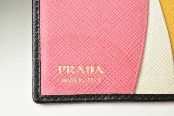 231102 p 7 Prada Mini Wallet Folding Saffiano Black