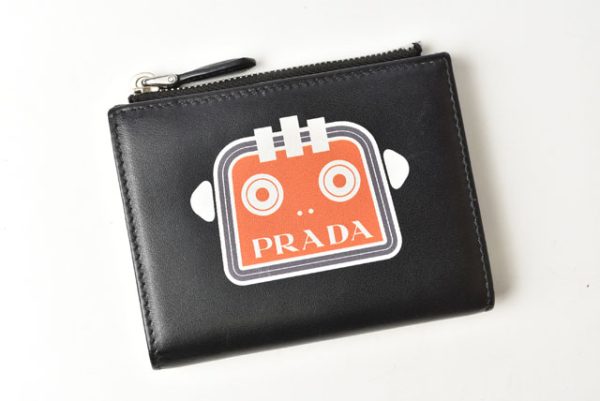 231103 p 2 Prada Wallet Robot Black