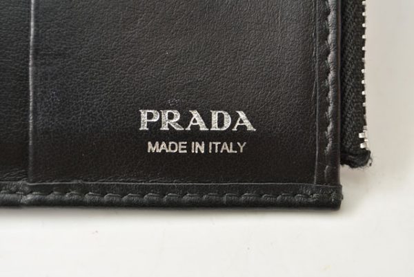 231103 p 9 Prada Wallet Robot Black