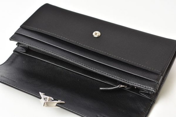 23112501 p 11 Prada Long Wallet Tessuto Nylon Black