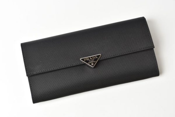 23112501 p 2 Prada Long Wallet Tessuto Nylon Black