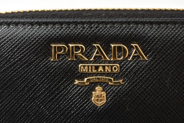 231207 p 4 Prada Folding Wallet Saffiano Black