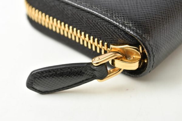 231207 p 5 Prada Mini Wallet Folding Saffiano Black