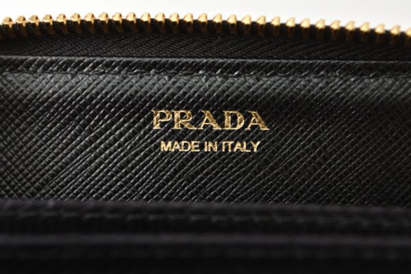 231207 p 7 Prada Folding Wallet Saffiano Black