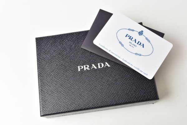 231207 p 8 Prada Folding Wallet Saffiano Black