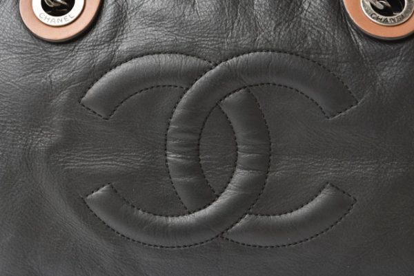 231208 ch 4 Chanel Bowling Bag Quilted Black