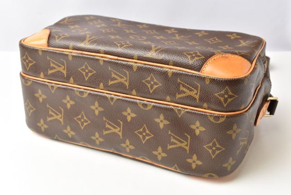 23122406 lv 13 Louis Vuitton Shoulder Bag Pochette Nile Monogram