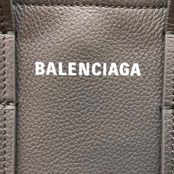 2339530012428 7 BALENCIAGA Everyday XS North South Black Handbag