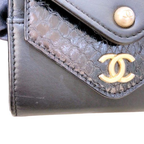 2339650015699 12 CHANEL Chain Mini Clutch Black Calfskin Python Clutch Bag