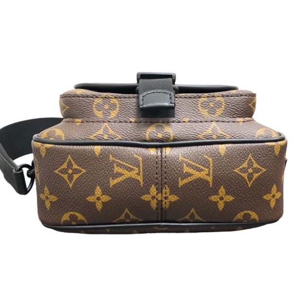 2339700013064 2 LOUIS VUITTON Quest Messenger Brown Monogram Macassar Shoulder Bag