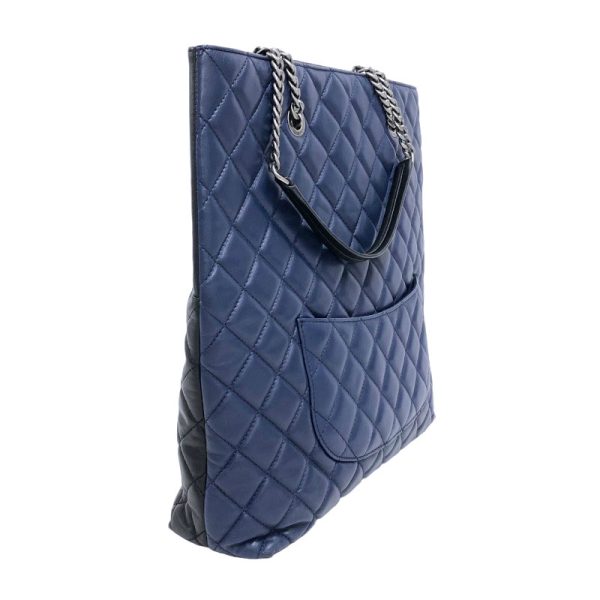 2340520067793 2 CHANEL Matelasse Bicolor Chain Tote Black Blue Tote Bag