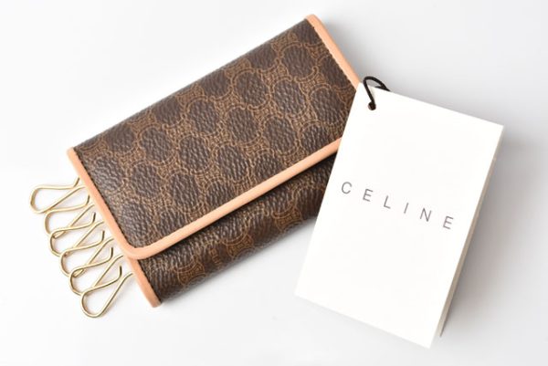 24020105 ce 8 CELINE Key Case Triomphe Brown