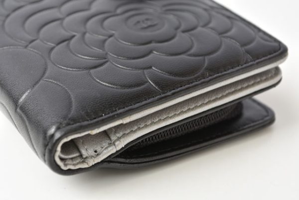 24020202 ch 6 CHANEL wallet camellia black