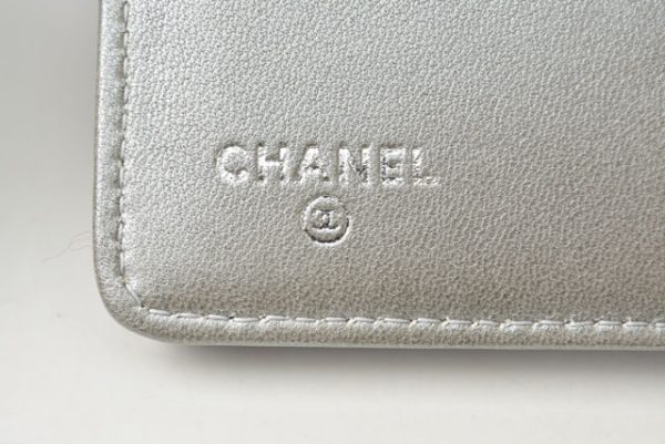 24020202 ch 8 CHANEL wallet camellia black