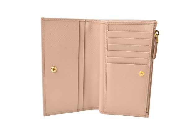 240305 p 2 Prada Wallet BifSaffiano Cipria Beige