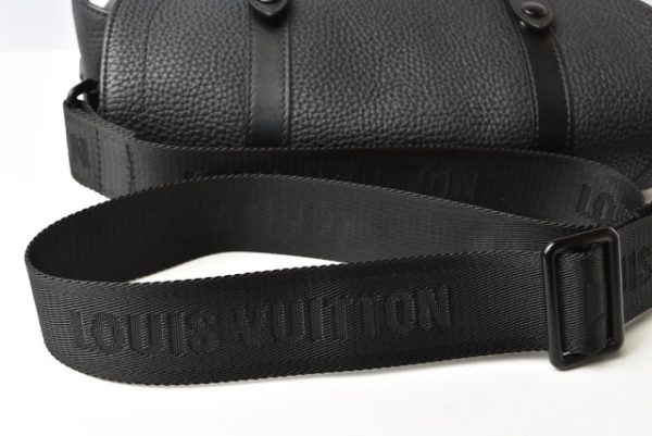 240306 lv 6 Louis Vuitton Christopher Messenger Bag Taurillon Black