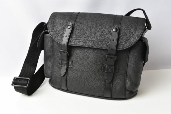 240306 lv 7 Louis Vuitton Shoulder Bag Messenger Taurillon Black