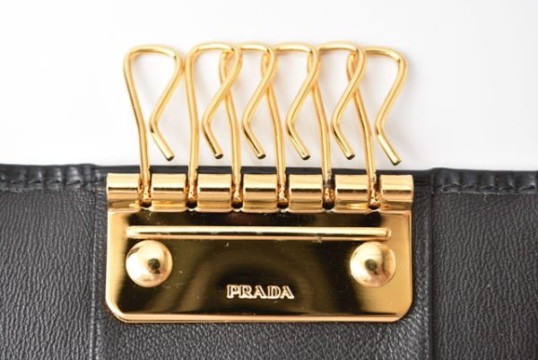 24040114 p 3 Prada Key Case Vitello Move Black