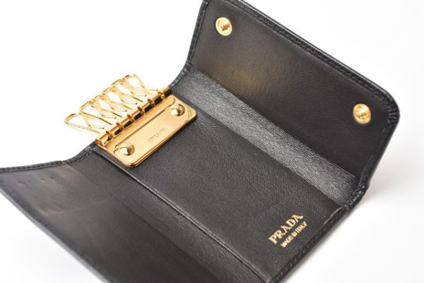 24040114 p 5 Prada Key Case Vitello Move Black