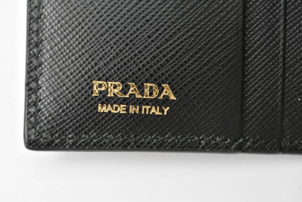 24040203 p 8 Prada Folding Wallet Saffiano Black