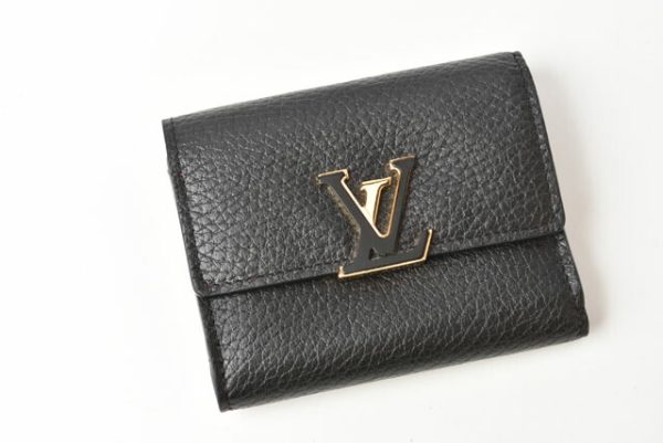 2405b19 lv 2 Louis Vuitton Portefeuille Capucines XS Wallet