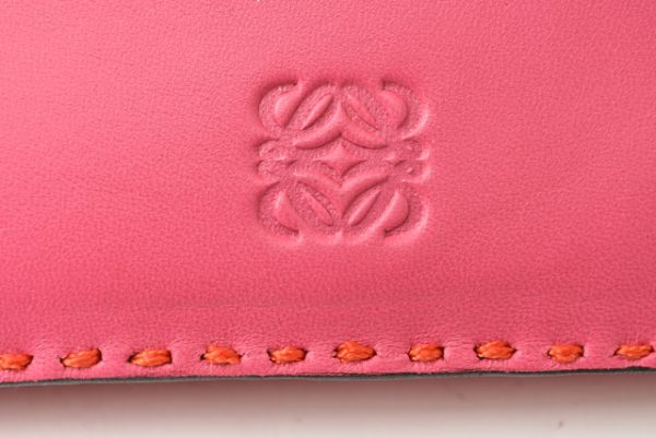 240628 lo 4 Loewe Clutch Bag Lamb Fuchsia