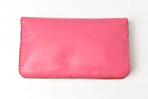 240628 lo 5 Loewe Clutch Bag Lamb Anagram Fuchsia