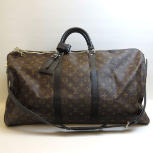 3 lv210108 1u Louis Vuitton Monogram Favorite MM Shoulder Bag